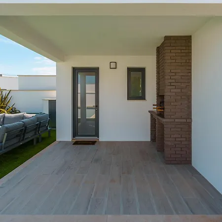 Mauricio With Jacuzzi And Private Swimming Pool